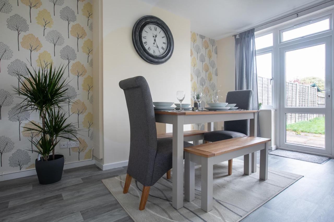 Ludlow Drive 3 Bed Contractor Family Town House In Melton Mowbray 빌라 외부 사진